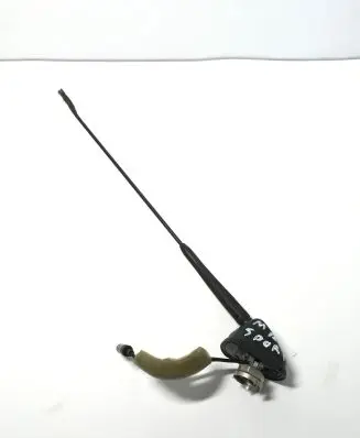 Mitsubishi Pajero Sport I Radio antenna 