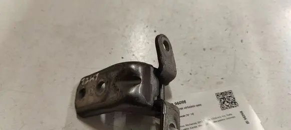 KIA Sorento Front door upper hinge
