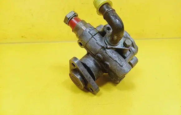 Audi A4 S4 B6 8E 8H Power steering pump