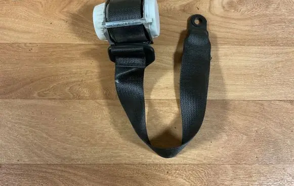Opel Meriva B Rear seatbelt 13364133 1000046 13363959