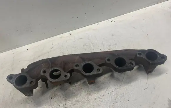 Volvo XC70 Exhaust manifold 30637794