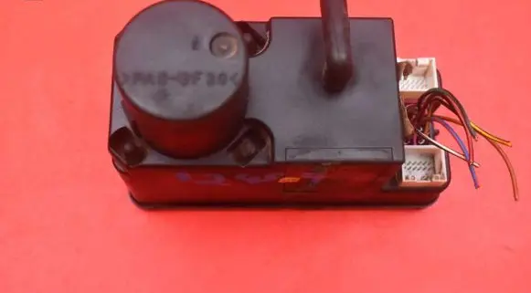 Audi A4 S4 B5 8D Central locking vacuum pump 4A0862257J
