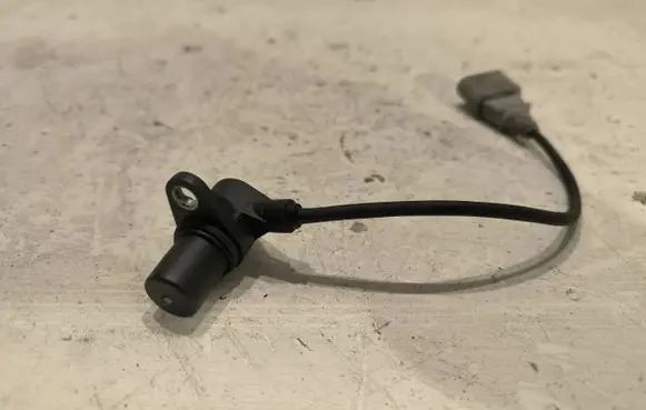 Volkswagen PASSAT B6 Crankshaft position sensor
