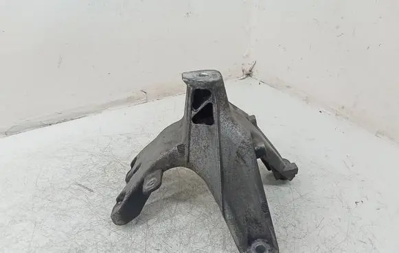 Audi Q5 SQ5 Engine mounting bracket 8K0199308