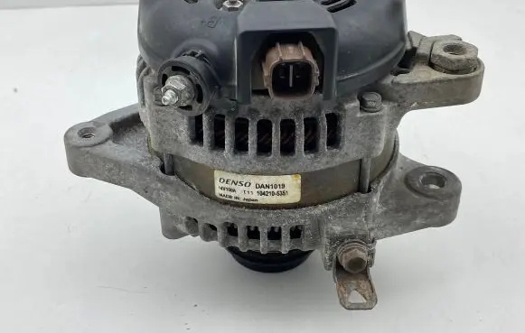 Toyota Auris 150 Generator/alternator 1042105351 DAN1019 14V100A