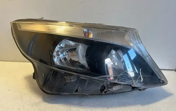 Mercedes-Benz Vito Viano W447 Headlight/headlamp A4479068000