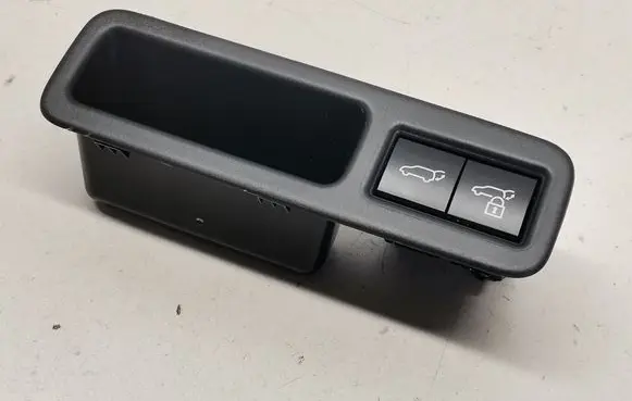 Lexus RX V Tailgate/boot open switch button 6929148050