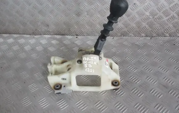 Hyundai i30 Gear shifter/selector 