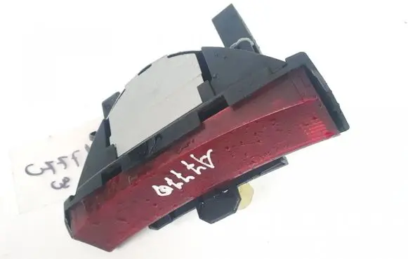 Nissan Primera Third/center stoplight e1021296 270275