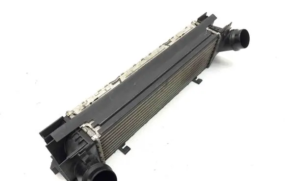 BMW 4 F32 F33 Intercooler radiator 7618809