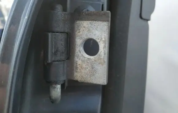 Volvo XC90 Rear door lower hinge