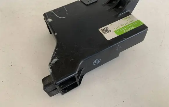 Toyota RAV 4 (XA30) Air conditioner control unit module 886500R011 TN1777001811