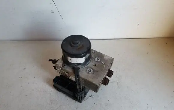 Chrysler Voyager ABS Pump 04686704AA P04721428AB 04721428AB
