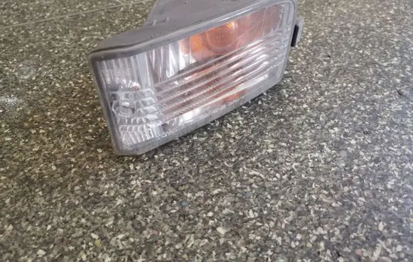 Toyota RAV 4 (XA20) Front indicator light