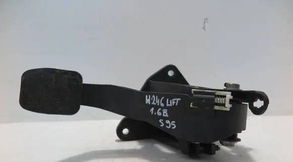 Mercedes-Benz B W246 W242 Clutch pedal A2462910201