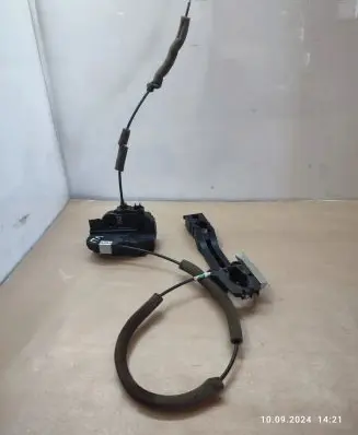 Nissan X-Trail T32 Front door lock