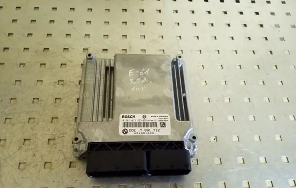 BMW 5 E60 E61 Engine control unit/module 0281013253 7801712