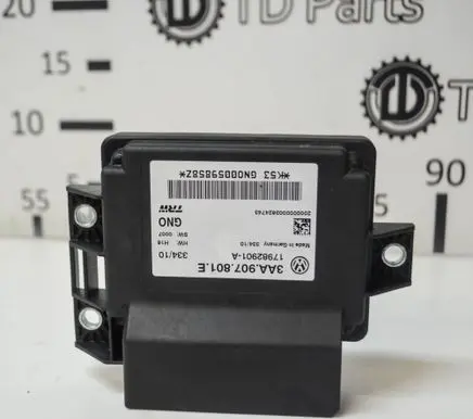 Volkswagen PASSAT B7 Rear brake EMF control unit/module 3AA907801E
