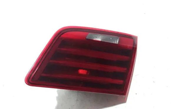 Tailgate rear/tail lights