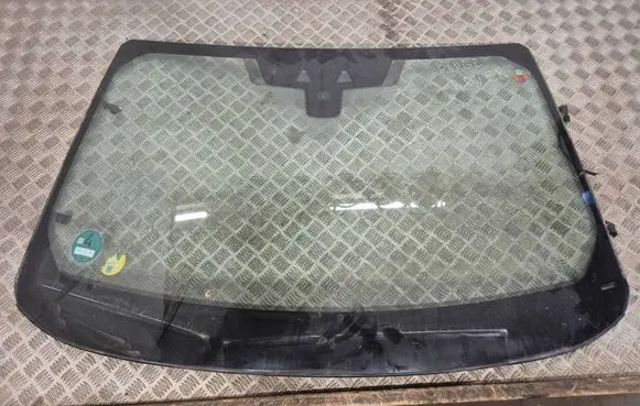 Land Rover Discovery Sport Front windscreen/windshield window 