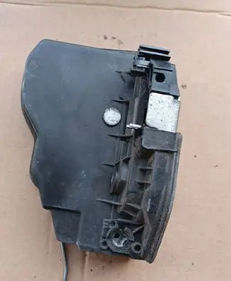 BMW 5 E60 E61 Front door lock 7202144