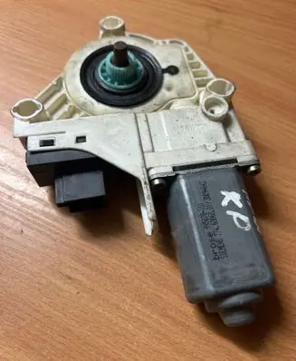 Audi A6 S6 C6 4F Front door window regulator motor 4F0959801B