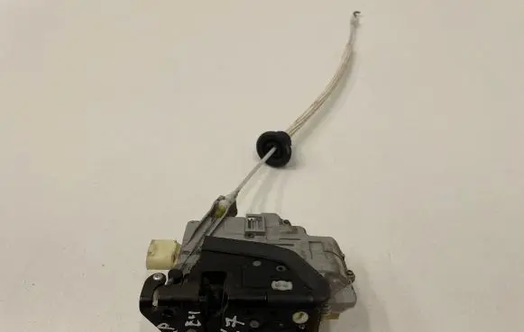 Audi Q7 4L Front door lock cz3C1837016A