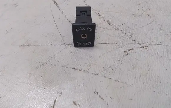 Volkswagen Transporter - Caravelle T5 AUX in-socket connector 5M0035724