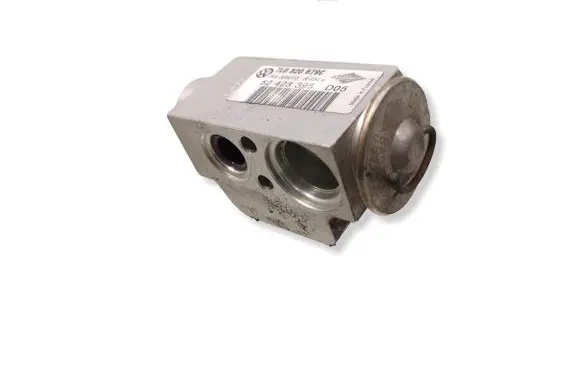 Audi Q7 4L Air conditioning (A/C) expansion valve 7L0820679C