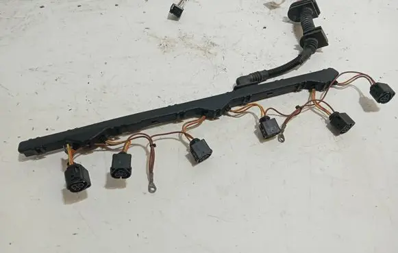 BMW 5 E60 E61 Fuel injector wires 7529709 E2874T 2907041024