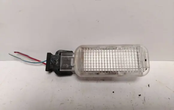 Volkswagen PASSAT B5.5 Other interior light 893971632