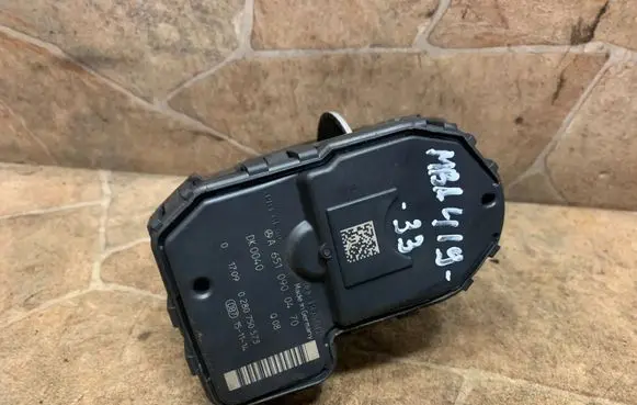 Mercedes-Benz C W204 Throttle valve A6510900470