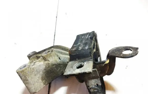 Fiat Doblo Engine mount bracket