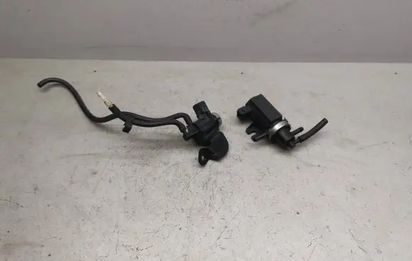 Audi A4 S4 B5 8D Turbo solenoid valve 1J0906283A 1H0906627
