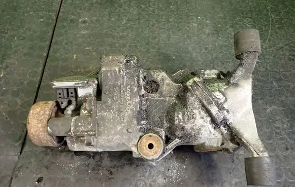 Volvo V70 Rear differential P8653553