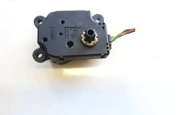 Peugeot 508 Air flap motor/actuator P2861001 P2861001UA31