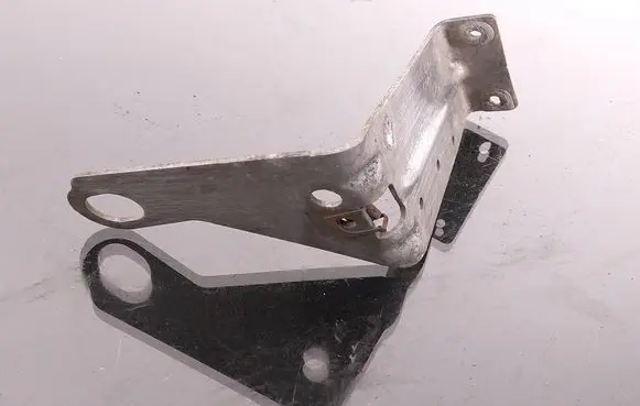 BMW X5 E70 Fender mounting bracket 51717188836