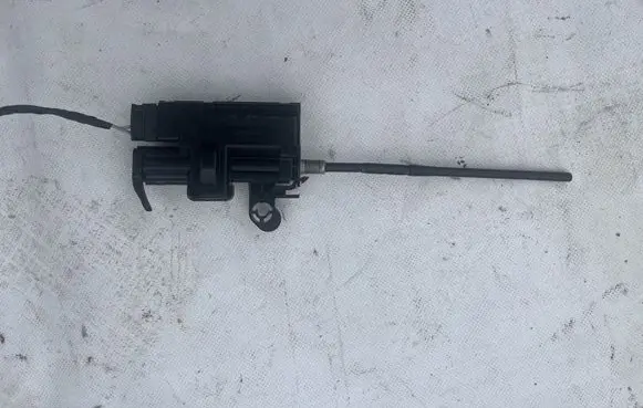 Renault Captur Fuel tank cap lock 8200312600