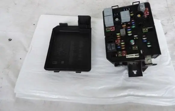 Opel Mokka Fuse box set 95263746
