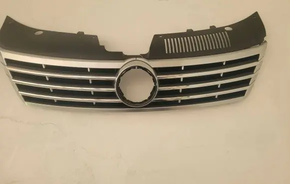Volkswagen PASSAT CC Front grill 3C8853653A