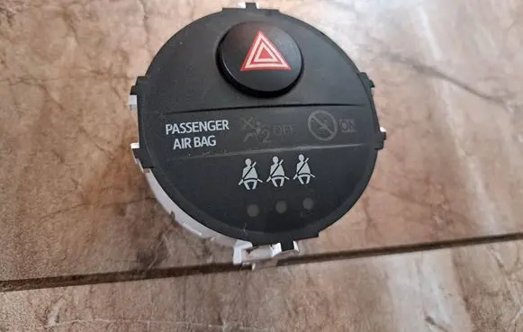 Toyota Yaris Hazard light switch 839500D080 16913
