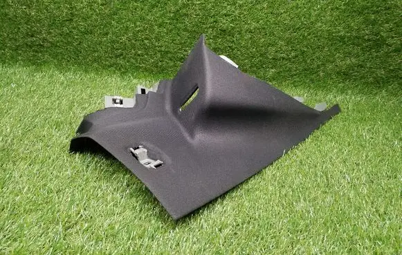 Mercedes-Benz C W204 (C) pillar trim A2046904126