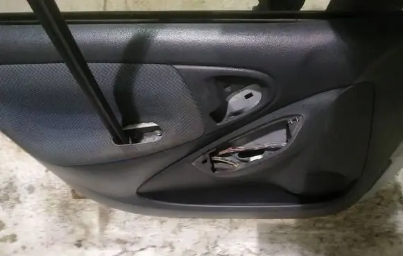 Toyota Yaris Front door card panel trim 