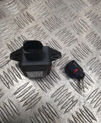 Audi A4 S4 B6 8E 8H ESP acceleration yaw rate sensor 8E0907637A 0020470 0265005245