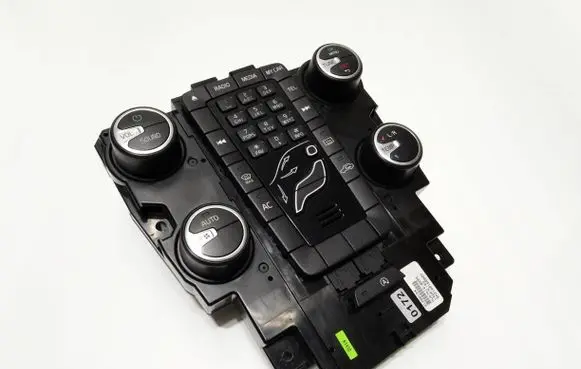 Volvo V40 Climate control unit 31288104 14W07E03 SN2100168805