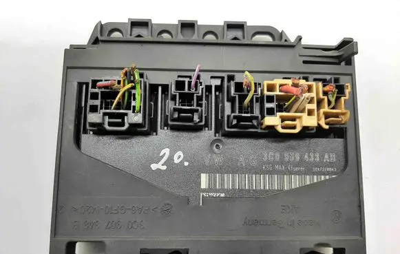 Volkswagen PASSAT B6 Central body control module 3C0959433AB 3C0907348B