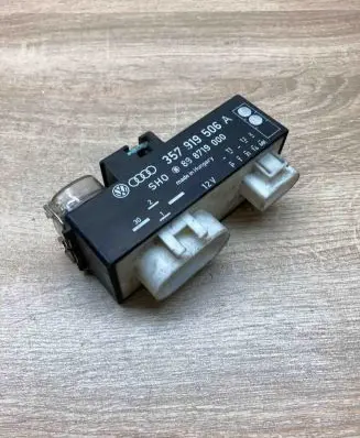 Volkswagen PASSAT B4 Coolant fan relay 357919506A 898719000