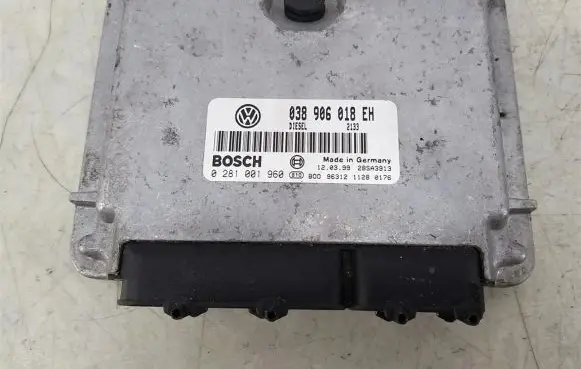 Volkswagen PASSAT B5 Engine control unit/module 038906018EH