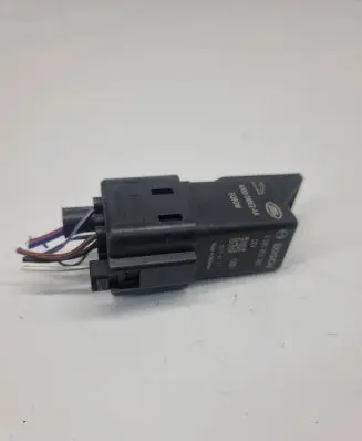 Land Rover Discovery Sport Glow plug pre-heat relay KX63189E2AA