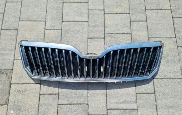 Skoda Superb B5 (3U) Front bumper upper radiator grill